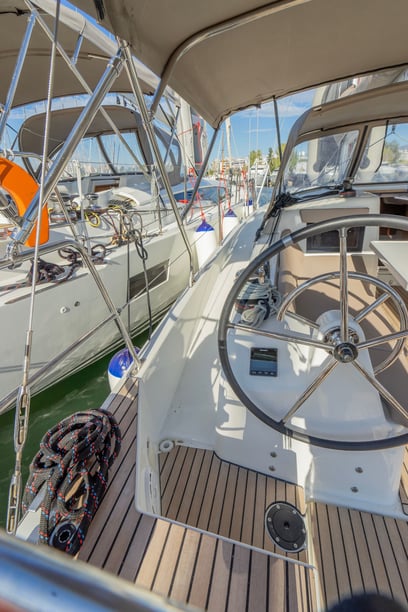 Lavrion Sailboat 3 cabin 8 berths 8 guests 12.35 m Listing Number: #11930 3