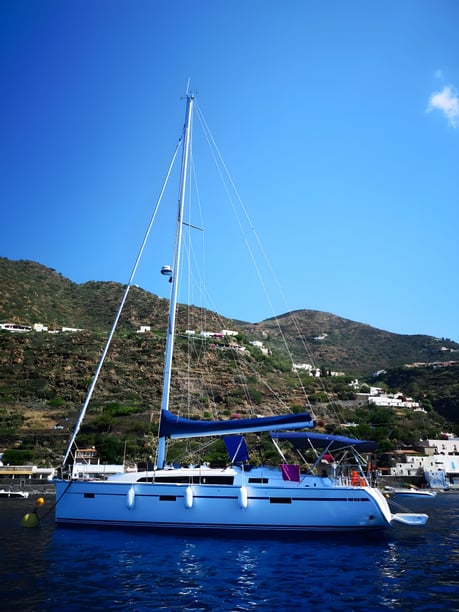 Vibo Marina Zeilboot Cabine 3  8  slaapplaatsen 12  gasten 12 m Lijstnummer: #11941 3