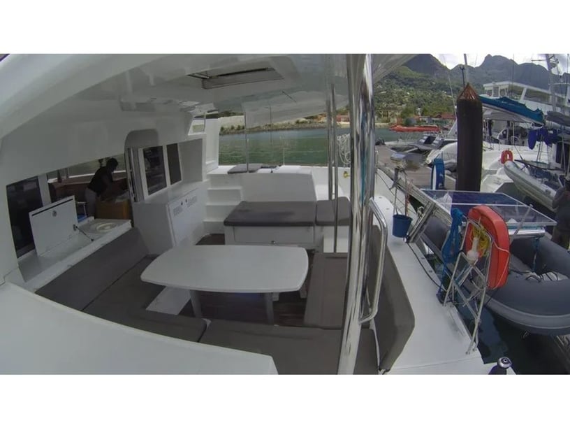 Mahe, Victoria Katamaran 6 Kabine 10 Liegeplätze 10 Gäste 13.96 m Nummer des Inserats: #11949 2