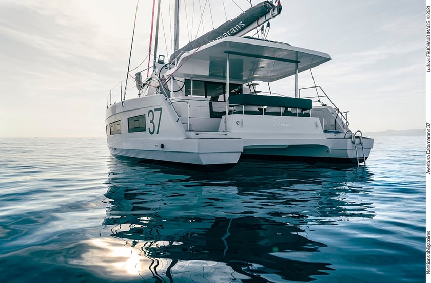 Valencia Katamaran 4 kabin Konaklama 8 kişi Seyir 8 kişi 10.9 m İlan No: #11975 2