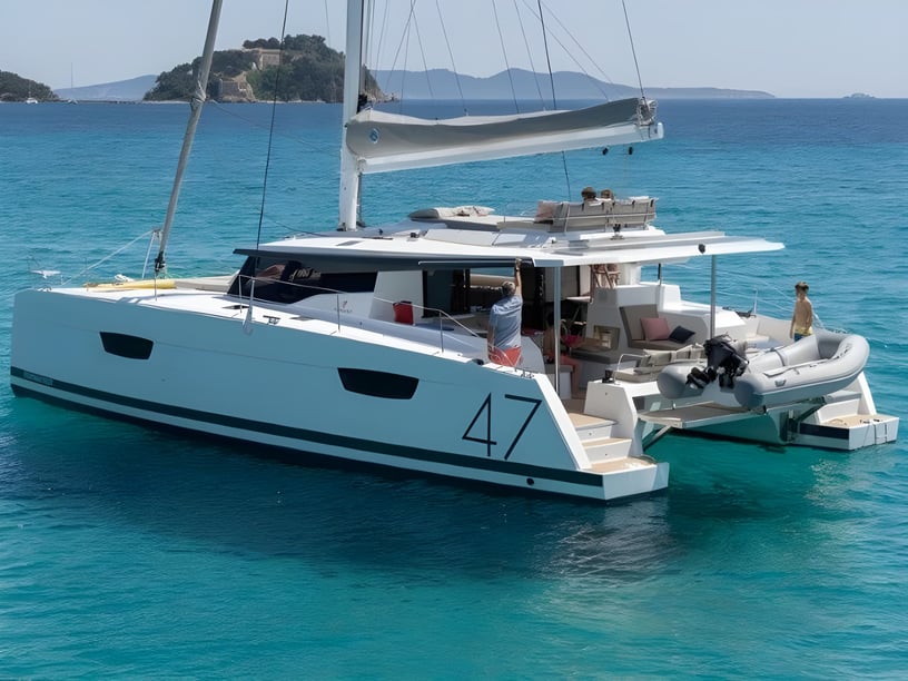 Castiglioncello Catamaran Cabine 5  Couchettes 10  Invités 10  14.33 m Numéro de l'annonce: #12000