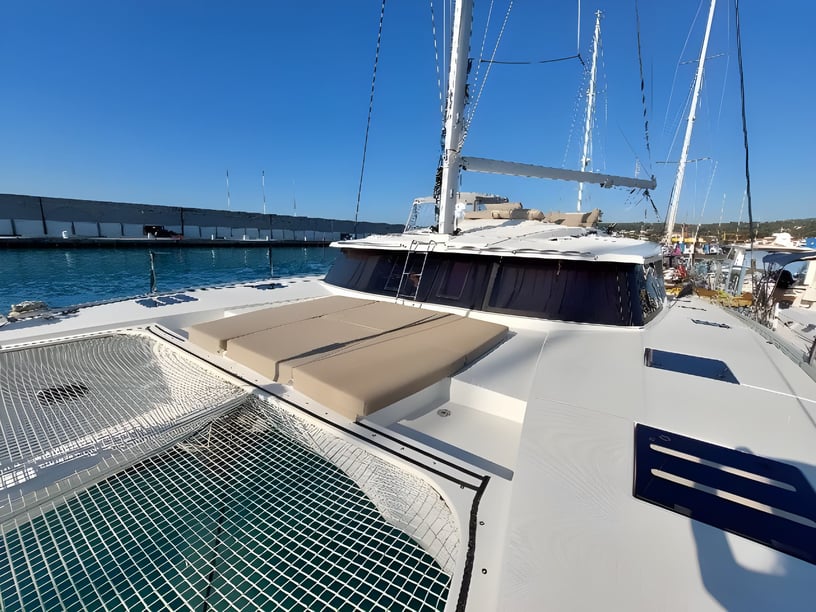 Castiglioncello Catamaran Cabine 5  Couchettes 10  Invités 10  14.33 m Numéro de l'annonce: #12000 4