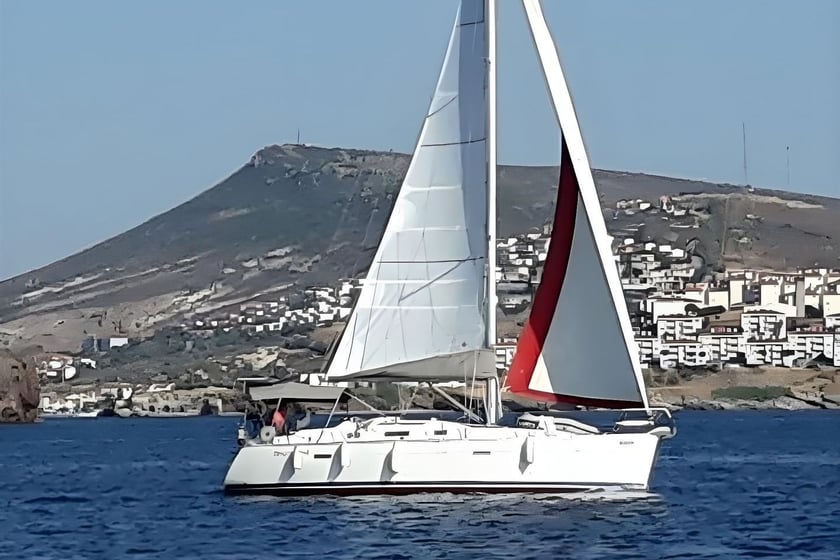 Izmir Sailboat 2 cabin 4 berths 4 guests 10.5 m Listing Number: #12078