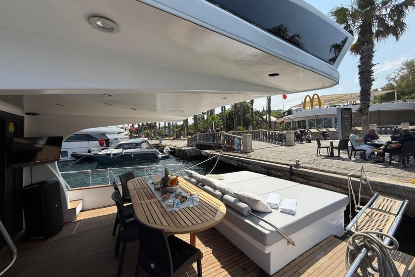 Bodrum Motoryat 2 kabin Konaklama 4 kişi Seyir 12 kişi 16 m İlan No: #12138 4