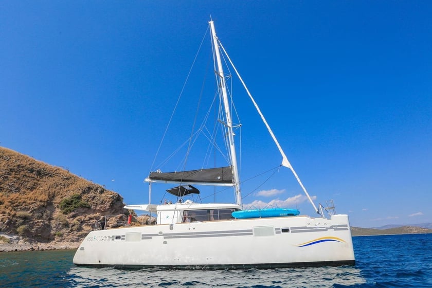 Gocek Catamaran 4 cabin 10 berths 10 guests 45 ft Listing Number: #12192 5