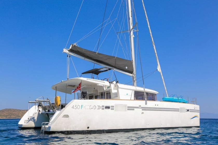 Gocek Catamaran 4 cabin 10 berths 10 guests 45 ft Listing Number: #12192