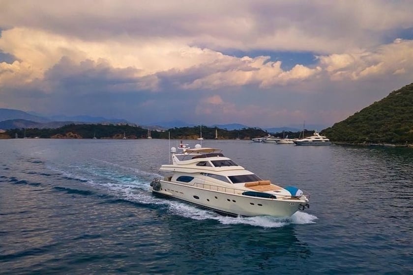 Kekova Yacht à moteur Cabine 3  Couchettes 6  Invités 6  25 m Numéro de l'annonce: #12277 3