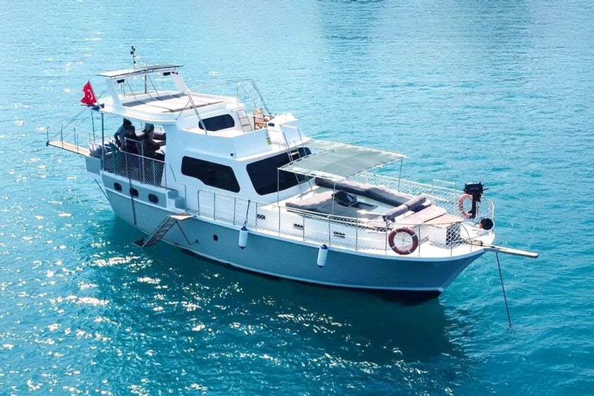 Fethiye Gulet Cabine 3  Couchettes 6  Invités 6  13 m Numéro de l'annonce: #12342