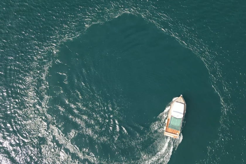 Sariyer Yacht à moteur   Invités 8  8 m Numéro de l'annonce: #12391 5