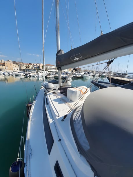 San Vincenzo Zeilboot Cabine 2  4  slaapplaatsen 4  gasten 9.75 m Lijstnummer: #1243 4