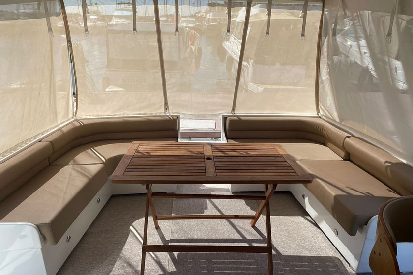 Tuzla Yacht à moteur   Invités 8  13 m Numéro de l'annonce: #12433 5