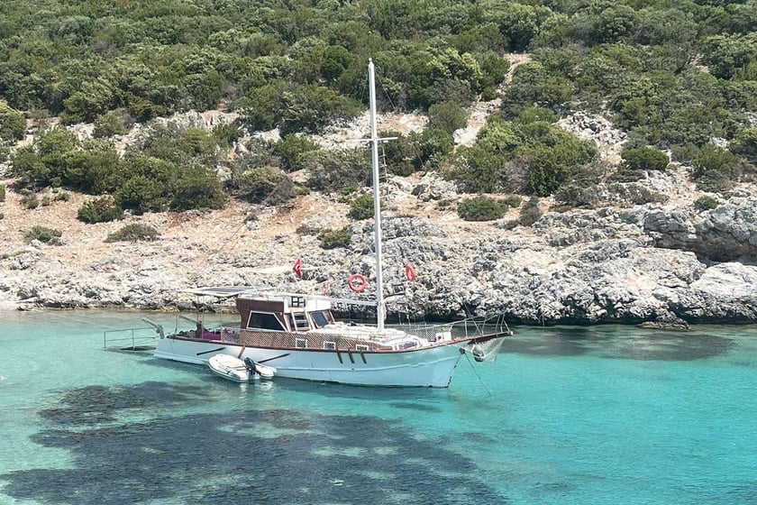 Bodrum Gulet Cabine 3  Couchettes 6  Invités 12  15 m Numéro de l'annonce: #12519