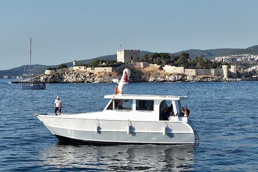 Kusadasi Motor Yacht 2 cabin 4 berths 12 guests 11.95 m Listing Number: #12521