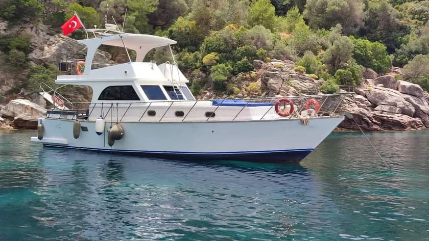 Marmaris Yacht a motore cabina 2  cuccette 4  8  ospiti 12 m Numero dell'inserzione: #12630 3