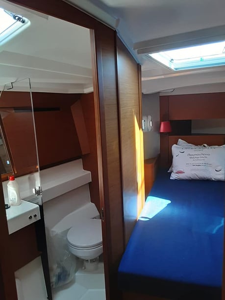 Volos Sailboat 3 cabin 8 berths 8 guests 12.35 m Listing Number: #12669 4