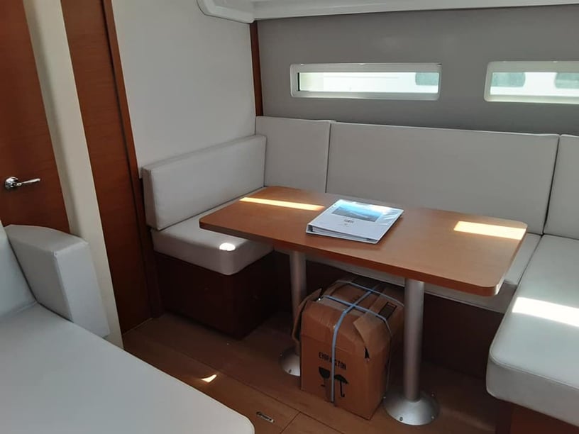 Volos Sailboat 3 cabin 8 berths 8 guests 12.35 m Listing Number: #12669 5