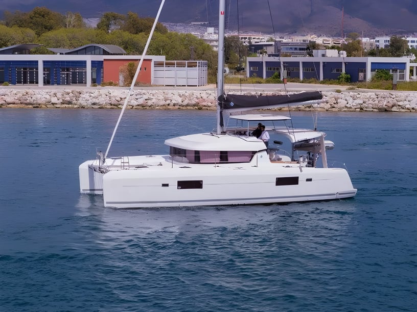 Lefkada Katamaran 6 Kabine 12 Liegeplätze 12 Gäste 12.8 m Nummer des Inserats: #1267