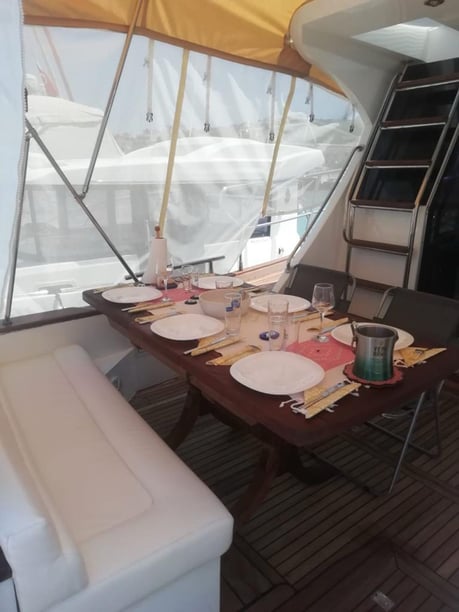 Izmir Motorjacht Cabine 2  5  slaapplaatsen 12  gasten 14 m Lijstnummer: #12715 5