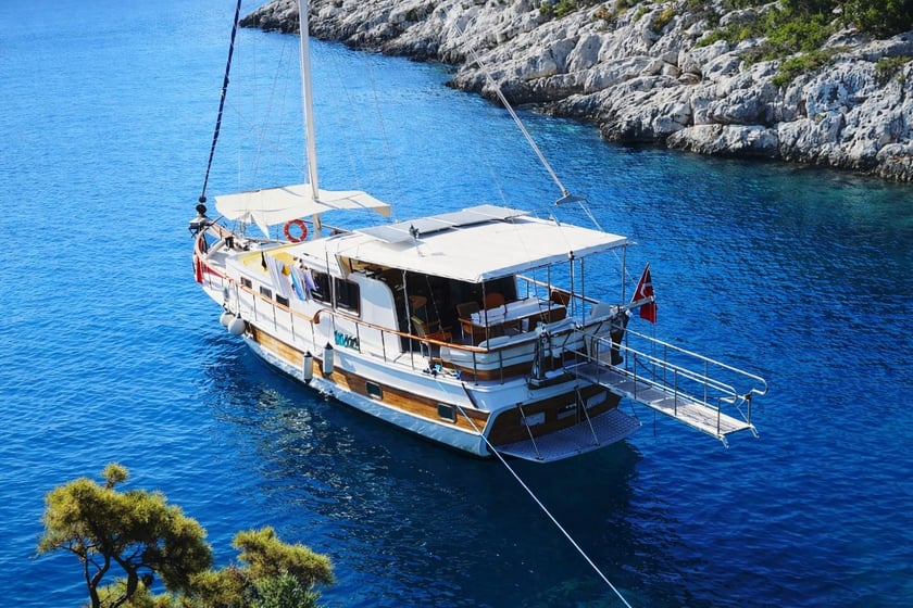 Kas Gulet 3 Kabine 6 Liegeplätze 6 Gäste 15 m Nummer des Inserats: #12725 3