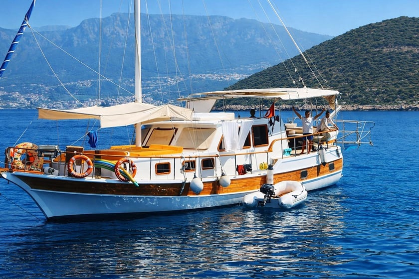 Kas Gulet 3 Kabine 6 Liegeplätze 6 Gäste 15 m Nummer des Inserats: #12725 2