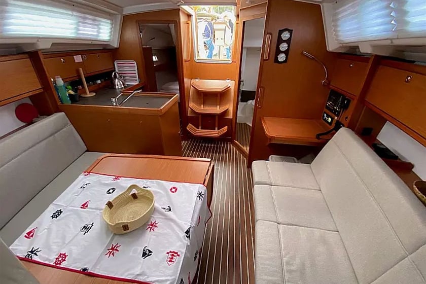 Fethiye Velero Cabina 2  4  literas 4  invitados 9.99 m Número de anuncio: #12767 4
