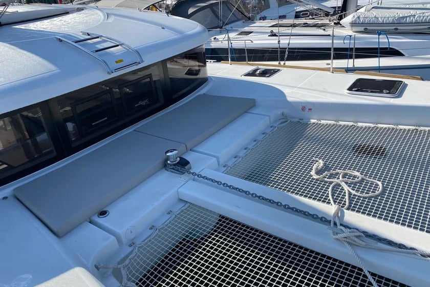 Fethiye Catamaran 6 cabin 10 berths 10 guests 11.74 m Listing Number: #12771 4