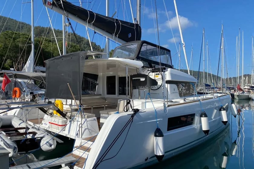 Fethiye Catamaran 6 cabin 10 berths 10 guests 11.74 m Listing Number: #12771 2