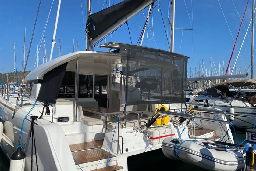 Fethiye Catamaran 6 cabin 10 berths 10 guests 11.74 m Listing Number: #12771