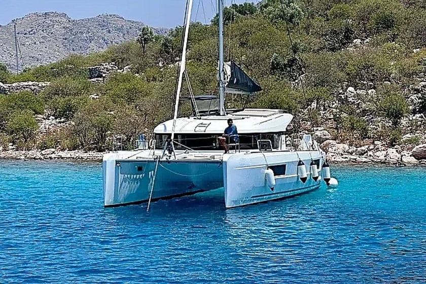 Orhaniye Katamaran 4 kabin Konaklama 11 kişi Seyir 11 kişi 11.74 m İlan No: #12781