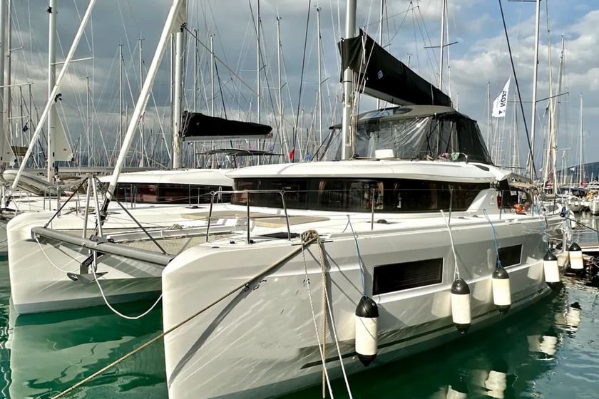 Fethiye Catamaran 5 cabin 9 berths 12 guests 13.99 m Listing Number: #12789 3