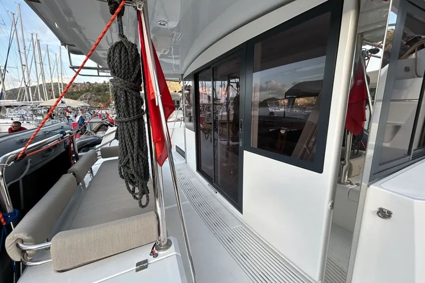 Orhaniye Catamaran Cabine 4  Couchettes 10  Invités 10  12.85 m Numéro de l'annonce: #12791 5