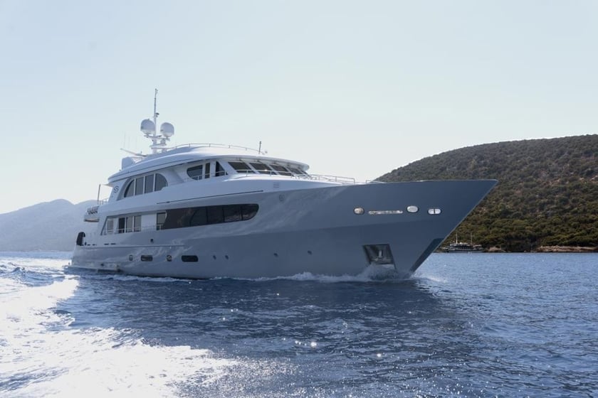 Bodrum Motoryat 6 kabin Konaklama 12 kişi Seyir 12 kişi 42 m İlan No: #12794 2