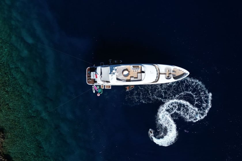 Bodrum Motoryat 6 kabin Konaklama 12 kişi Seyir 12 kişi 42 m İlan No: #12794 5