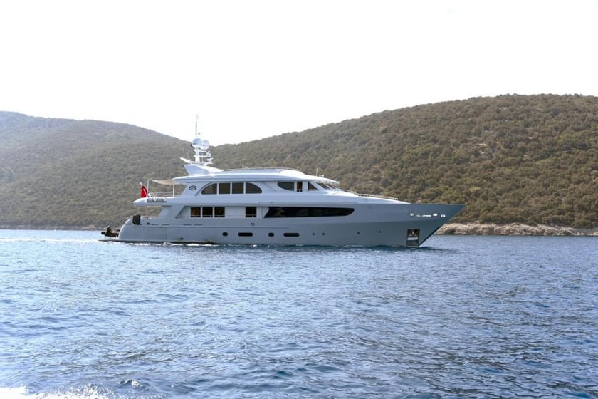 Bodrum Motoryat 6 kabin Konaklama 12 kişi Seyir 12 kişi 42 m İlan No: #12794