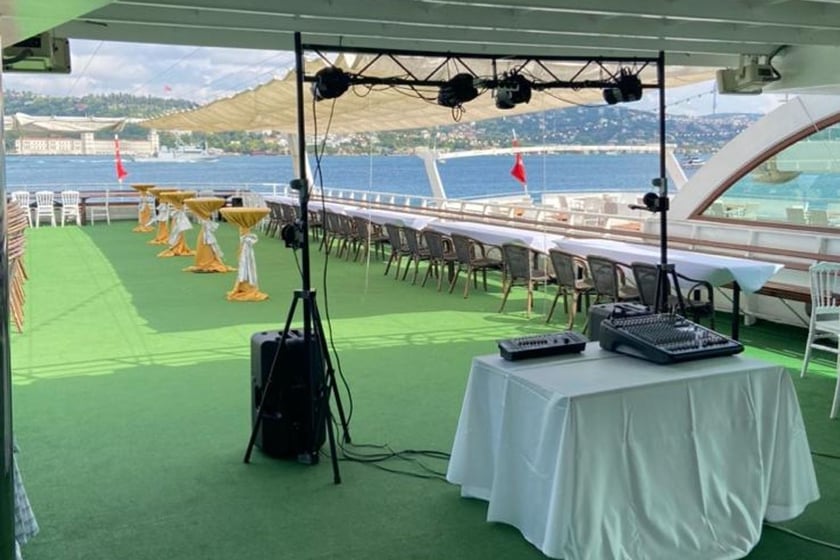 Arnavutkoy Yacht à moteur   Invités 300  42 m Numéro de l'annonce: #12860 4