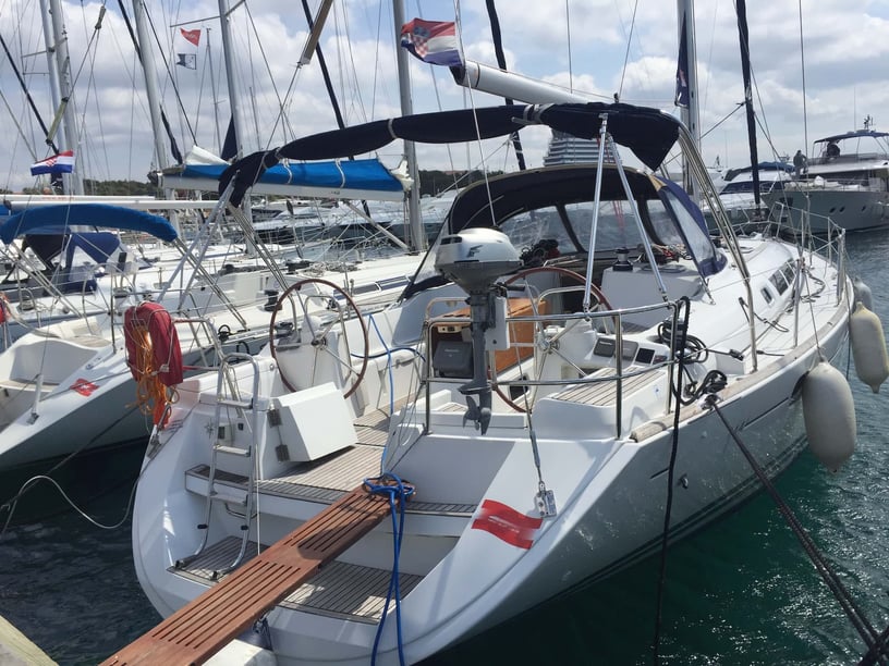 Murter Sailboat 4 cabin 9 berths 9 guests 13.75 m Listing Number: #1287 3
