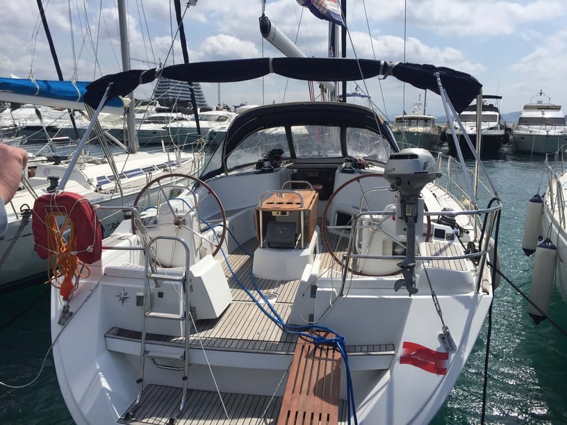 Murter Sailboat 4 cabin 9 berths 9 guests 13.75 m Listing Number: #1287