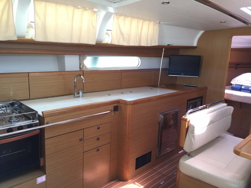 Murter Sailboat 4 cabin 9 berths 9 guests 13.75 m Listing Number: #1287 5
