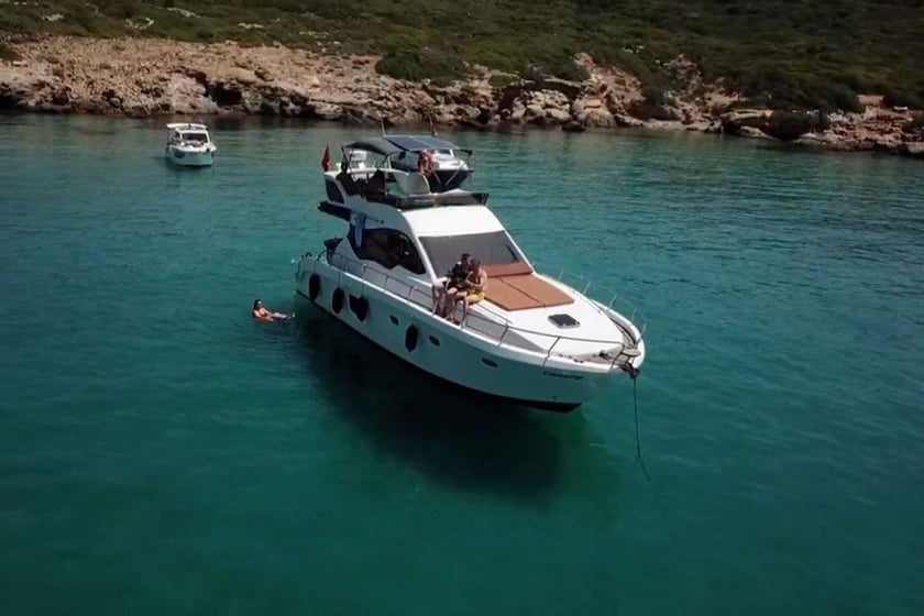 İzmir Yate a motor Cabina 3  6  literas 8  invitados 12.5 m Número de anuncio: #12872 4
