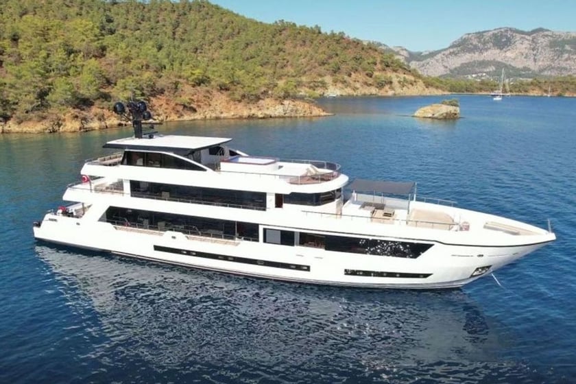 Gocek Motor Yacht 6 cabin 12 berths 12 guests 46 m Listing Number: #12881