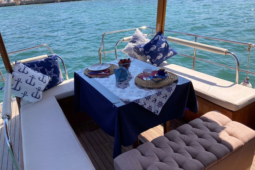 İzmir Yate a motor   8  invitados 10 m Número de anuncio: #12926 4