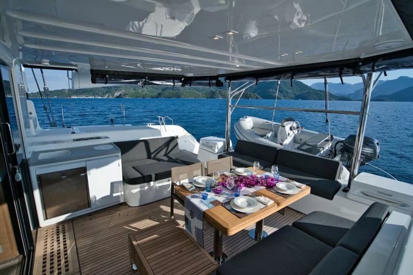 Marmaris Catamaran Cabine 4  8  slaapplaatsen 8  gasten 14.75 m Lijstnummer: #12945 5