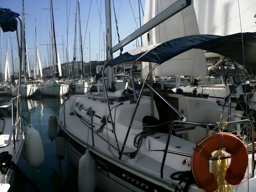 Murter Barca a vela cabina 3  cuccette 7  7  ospiti 10.69 m Numero dell'inserzione: #1296 3