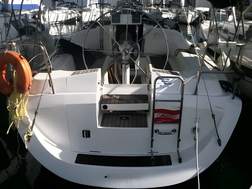 Murter Barca a vela cabina 3  cuccette 7  7  ospiti 10.69 m Numero dell'inserzione: #1296