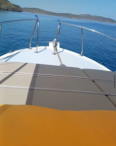 Ayvalik Motor Yacht   10 guests 10 m Listing Number: #12968 5