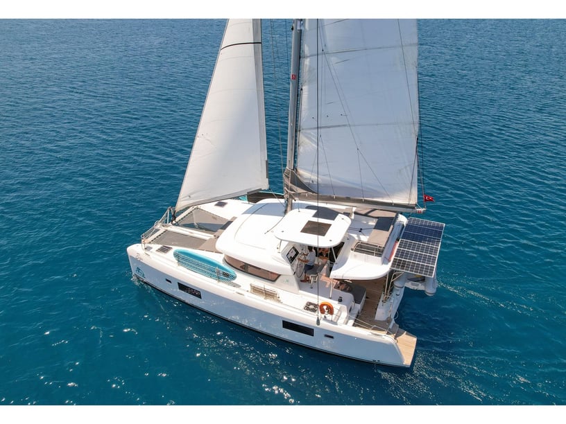 Marmaris Katamaran 5 kabin Konaklama 10 kişi Seyir 10 kişi 12.8 m İlan No: #12978 3