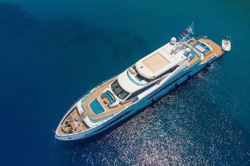 Bodrum Motoryat 6 kabin Konaklama 12 kişi Seyir 12 kişi 42.2 m İlan No: #12983