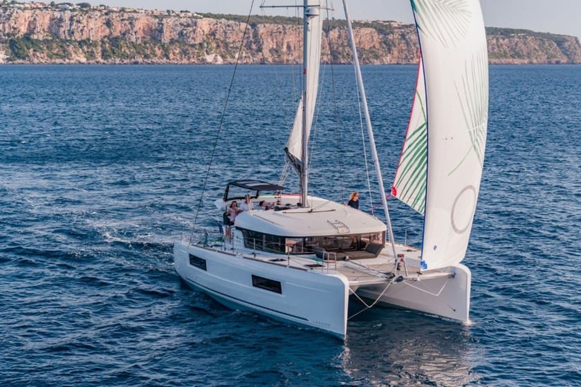 Gocek Catamaran Cabine 3  8  slaapplaatsen 8  gasten 12 m Lijstnummer: #12991 4