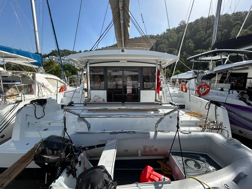 Fethiye Catamaran Cabine 3  6  slaapplaatsen 6  gasten 12.85 m Lijstnummer: #12993
