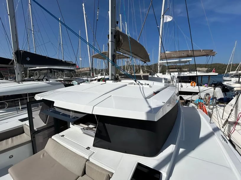 Fethiye Catamaran Cabine 3  6  slaapplaatsen 6  gasten 12.85 m Lijstnummer: #12993 5